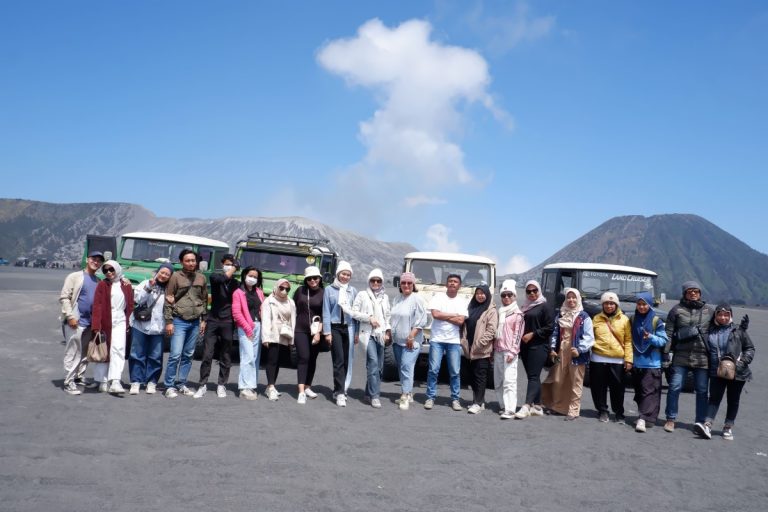 open-trip-bromo-1